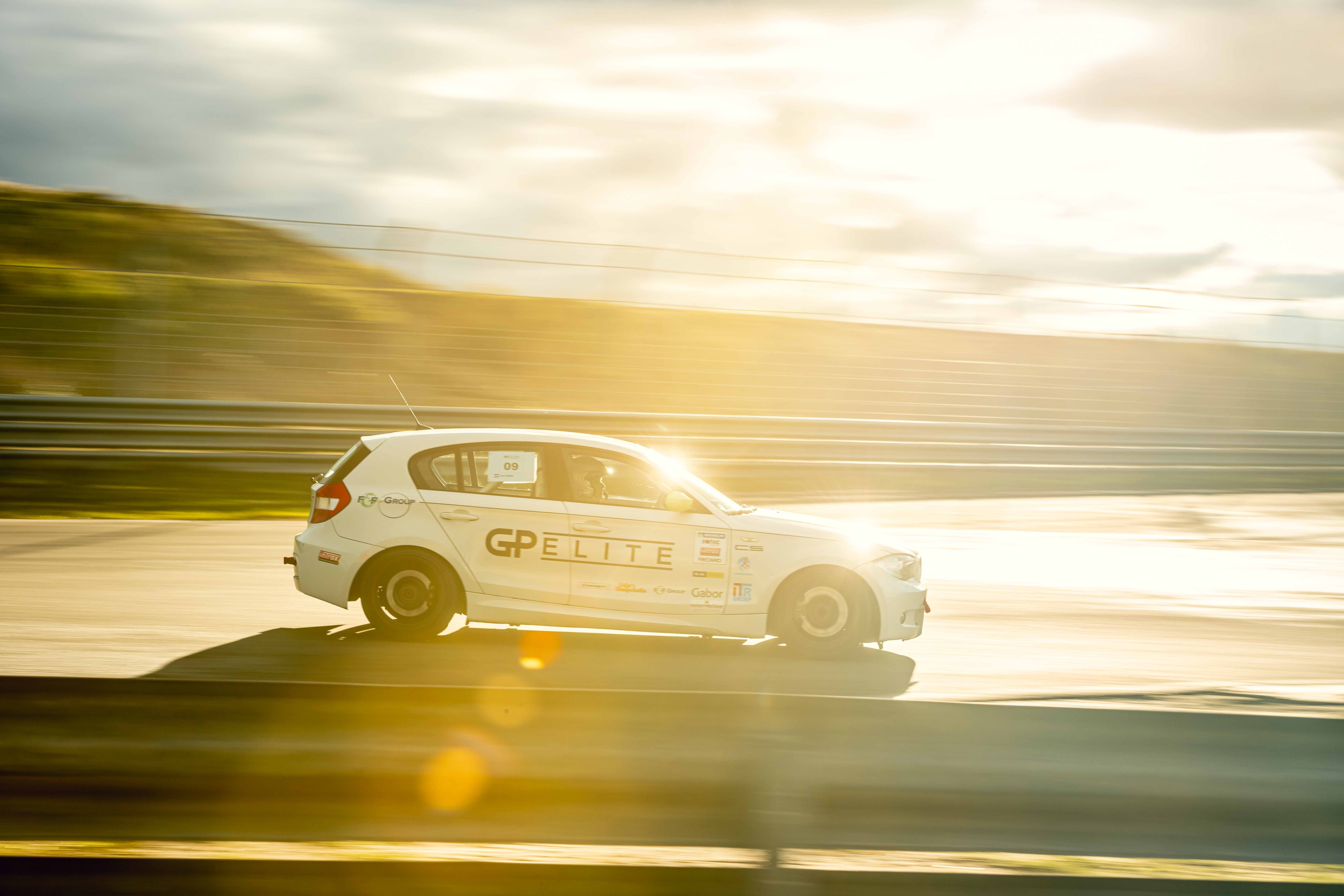 BMW 130i op Zandvoort tijdens de KNAF Coureuropleiding racelicentie examens