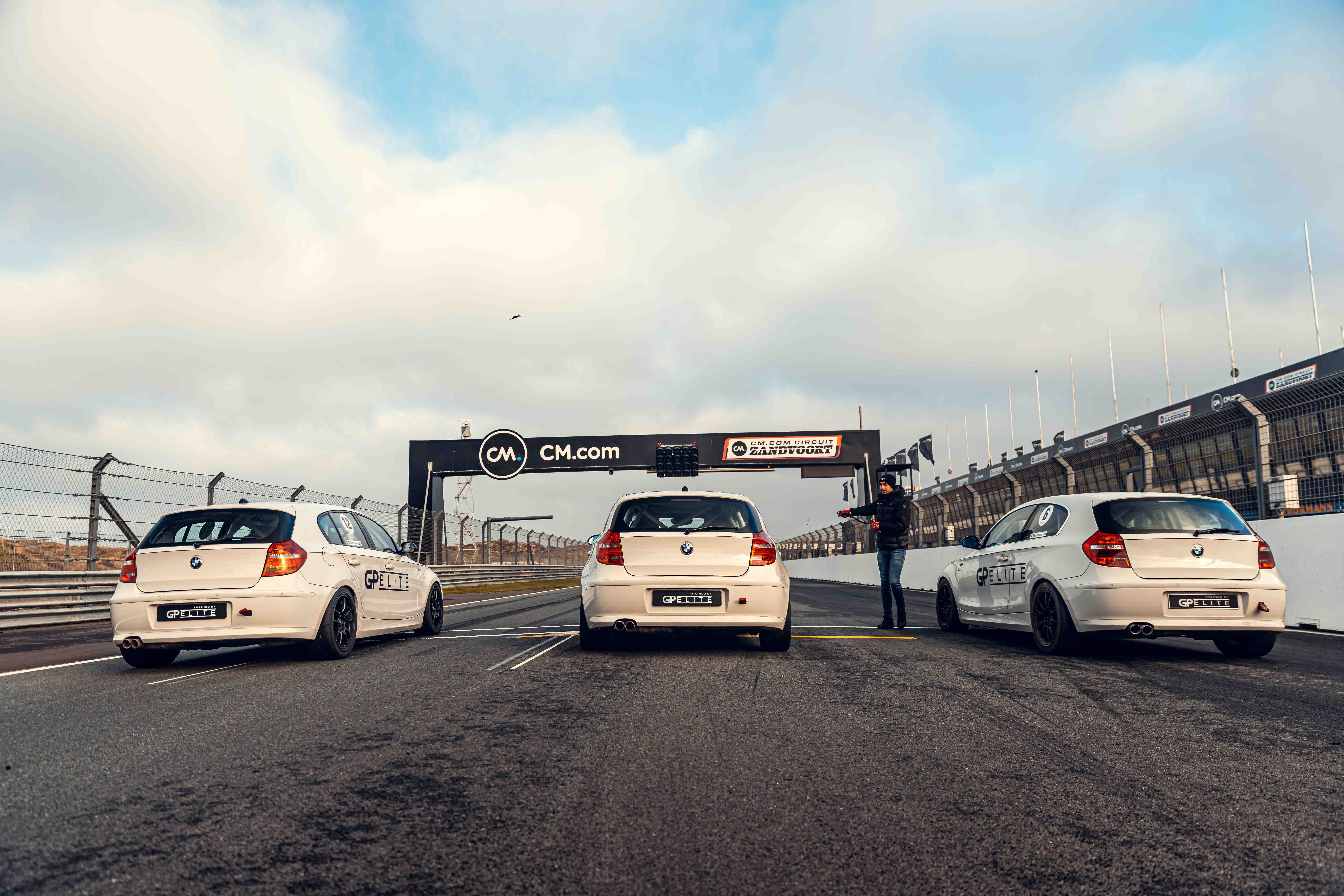 BMW 130i's op Zandvoort tijdens de KNAF Coureuropleiding racelicentie examens